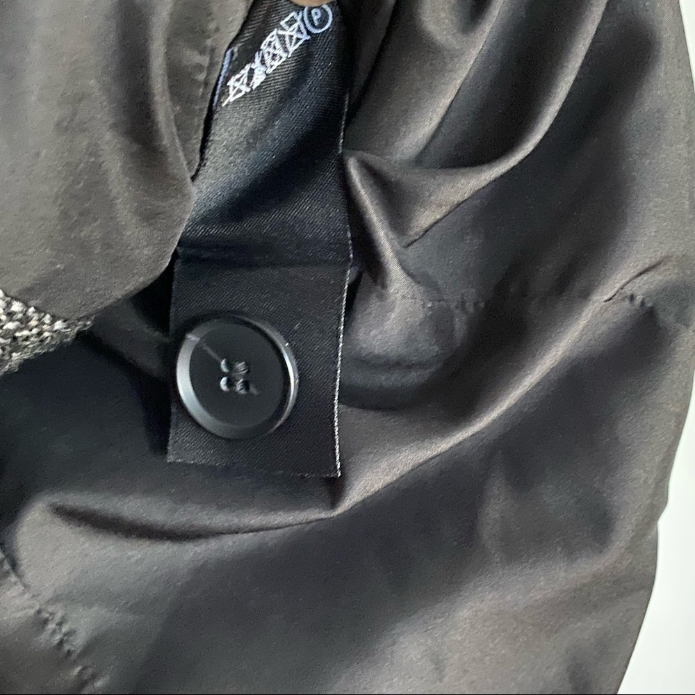 Le Chateau Women's Herringbone Style Blazer - Picture 7 of 7